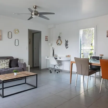Beautiful T3 With Balcony Near Downtown Apartment Sainte-Maxime