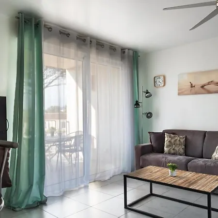 Beautiful T3 With Balcony Near Downtown * סן-מקסים