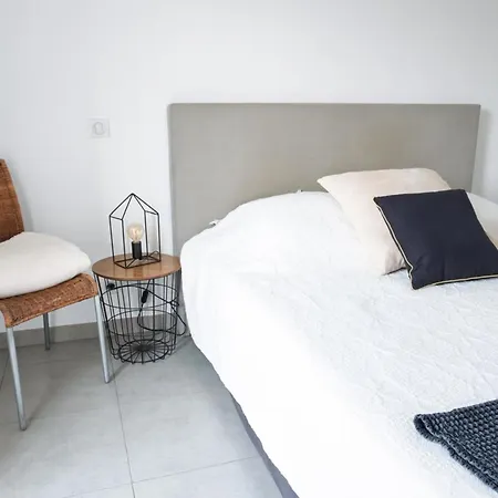 Apartment Beautiful T3 With Balcony Near Downtown *